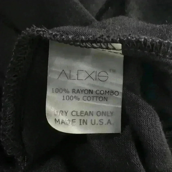 Alexis Women’s M Blouse Open Crochet Knit Long Sleeves Black Tunic Top - Picture 11 of 12